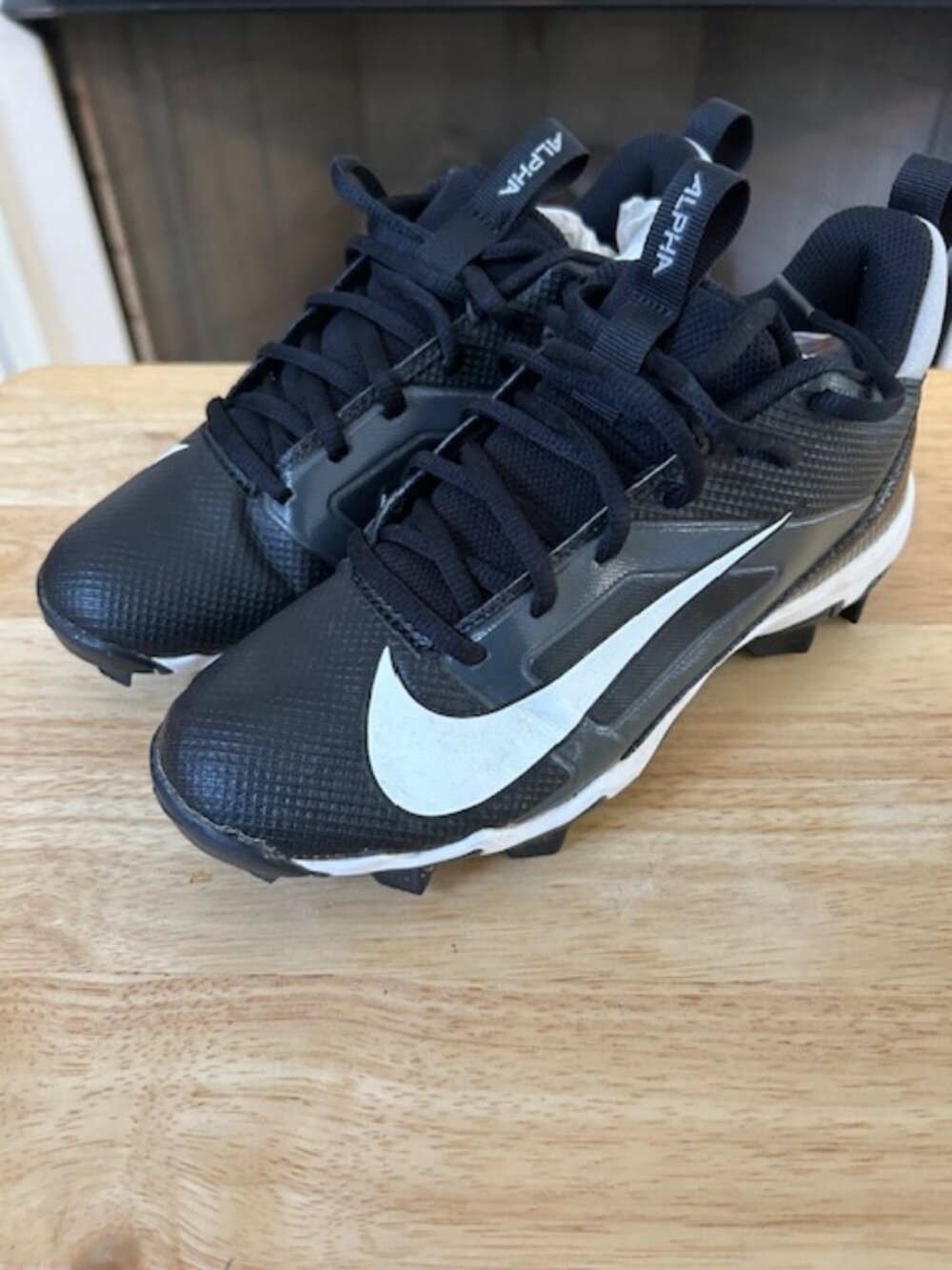 Nike Alpha Menace 4 Shark Cleats - Size 4.5Y
